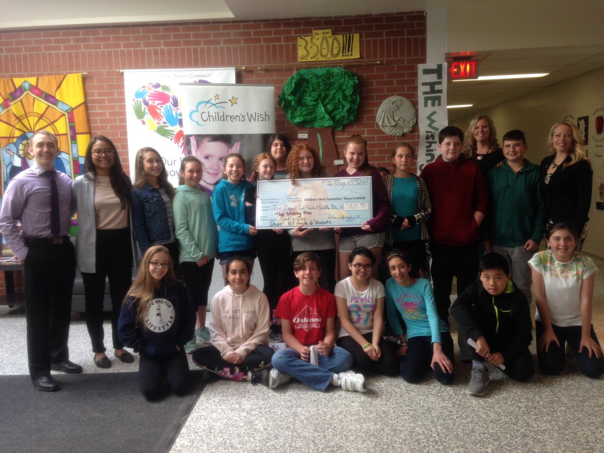 Presenting a giant check over $3000 to <a href="/Childrens_wish/">Children's Wish (unified with Make-A-Wish® Canada)</a> from <a href="/wishingtree2017/">The Wishing Tree</a> @catholic_hill @TLPCanada #EAprogram. So proud!