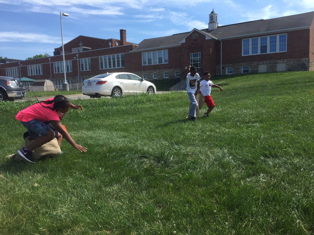 kimber_mca's tweet photo. Enjoying the 1800's games at Boone Daze. Some of us were more successful than others! 😄 https://t.co/pDLZRoxFZ2