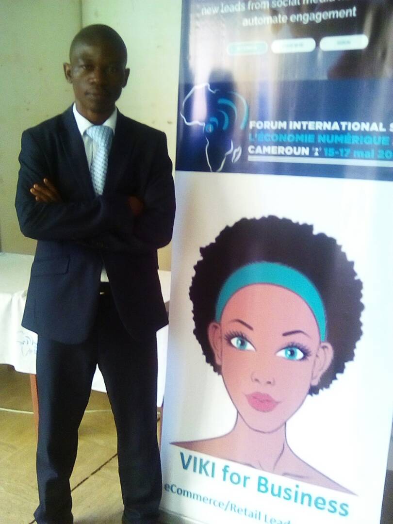 adelphepatrick's tweet photo. #Me and my #robote @DigitalCamer #digitalCamer https://t.co/pVACNJNZ1Y