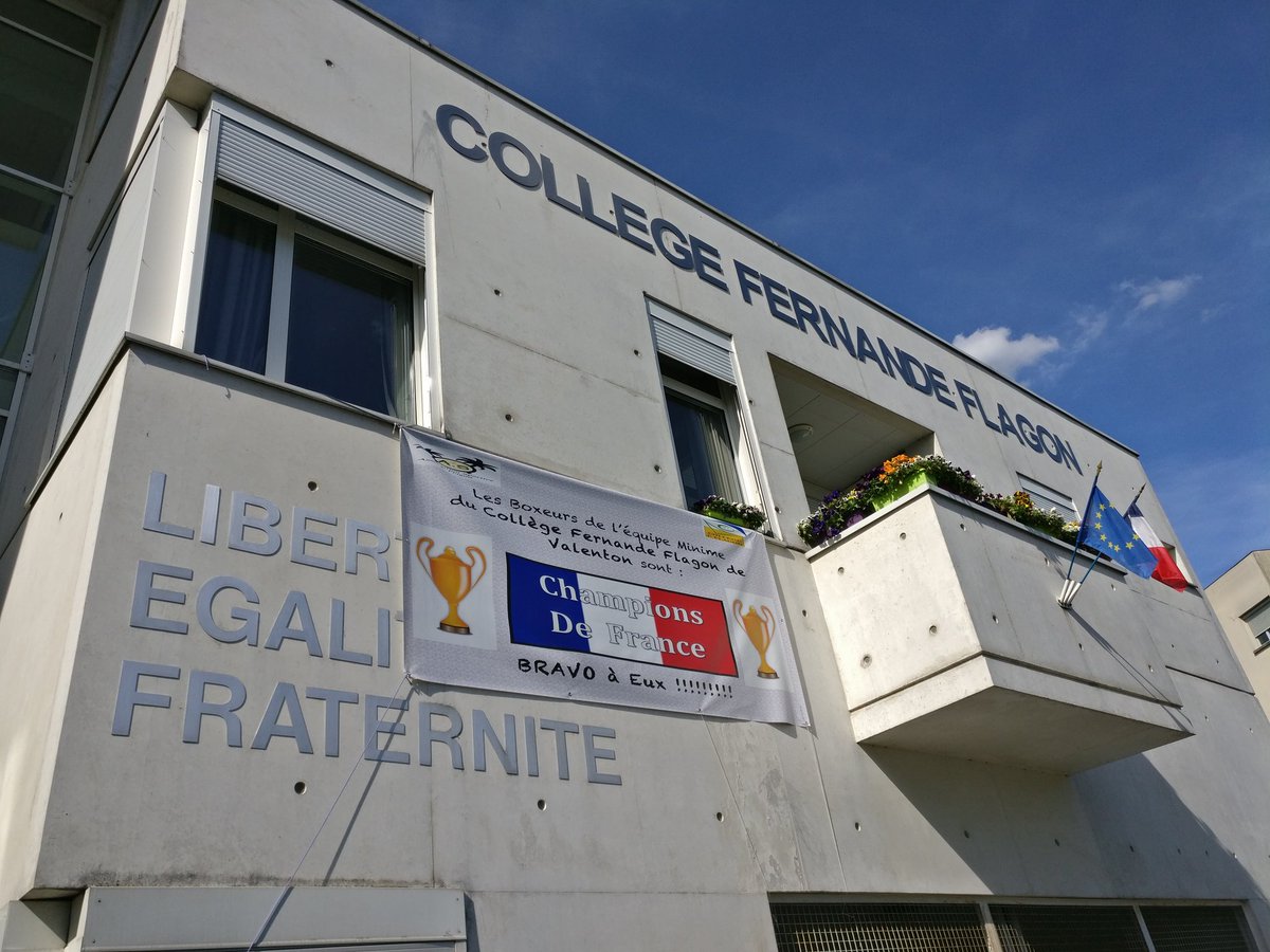 svtdarwin's tweet photo. Les #boxeurs de l'équipe minime du col. Flagon de #valenton sont #champions de #France !! Bravo !! #unss @unss #boxe @AcCreteil #EPS https://t.co/AVwZnAuzev