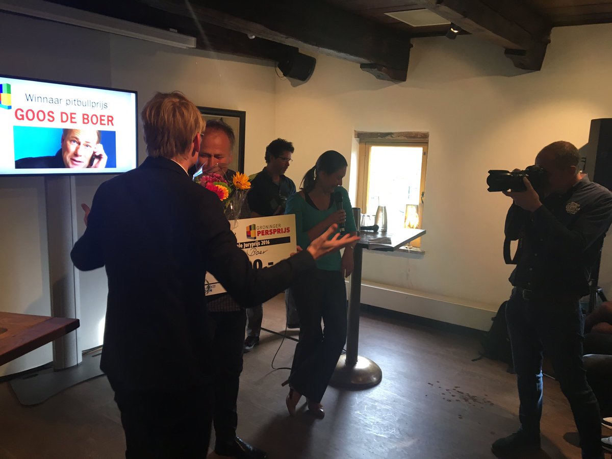 De pitbullprijs van <a href="/groningerperspr/">Groninger Persprijs</a> gaat naar #gpp16 <a href="/goosmdeboer/">Goos de Boer</a> Gefeliciteerd!!