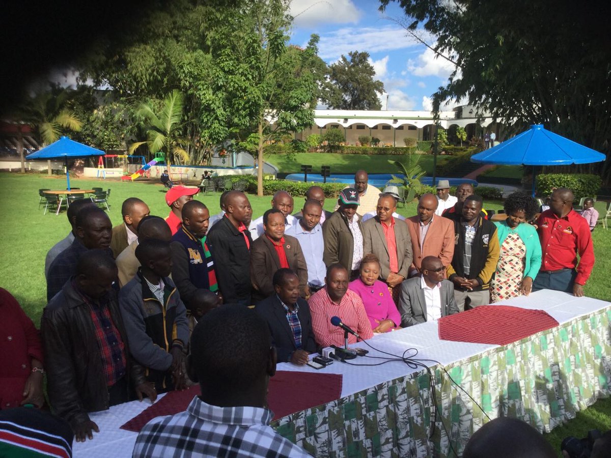 ngunjiriwambugu's tweet photo. #County19. Living the Jubilee unity message. Today all 40 of Nyeri's JP nominees met. 30 MCAs, 6 MPs, County MP, Senator & Governor. https://t.co/RHuYWm2ayn
