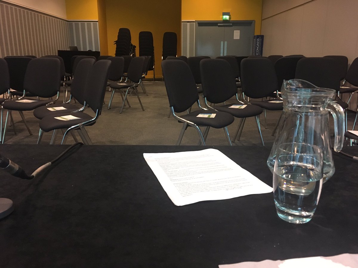PUNC14JessLP's tweet photo. Ready to go in 11C! #RCN17  #Sustainability  #nursing https://t.co/KT1hmffxXJ