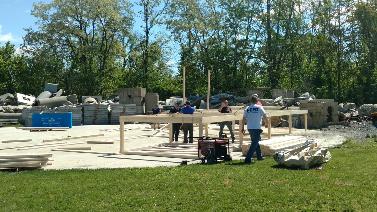 HbgCaptain's tweet image. #personalcommitment to the #job and the #fireservice these guys are itching for a great #firemanshipdays weekend... Hope you can join us