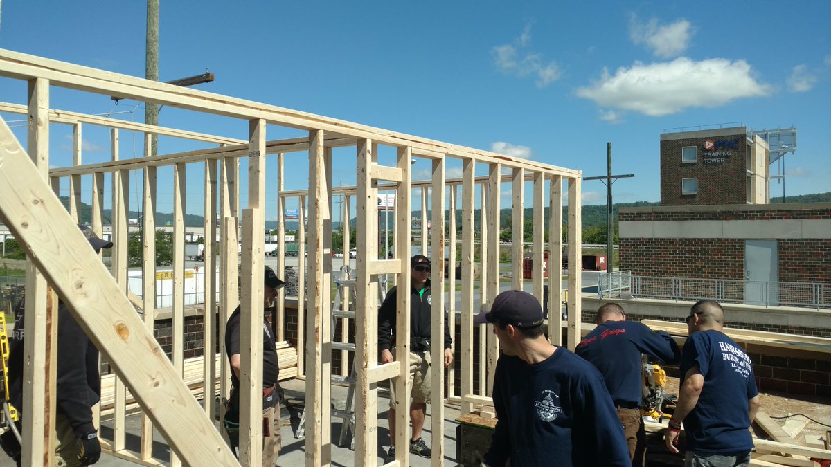 HbgCaptain's tweet image. #personalcommitment to the #job and the #fireservice these guys are itching for a great #firemanshipdays weekend... Hope you can join us