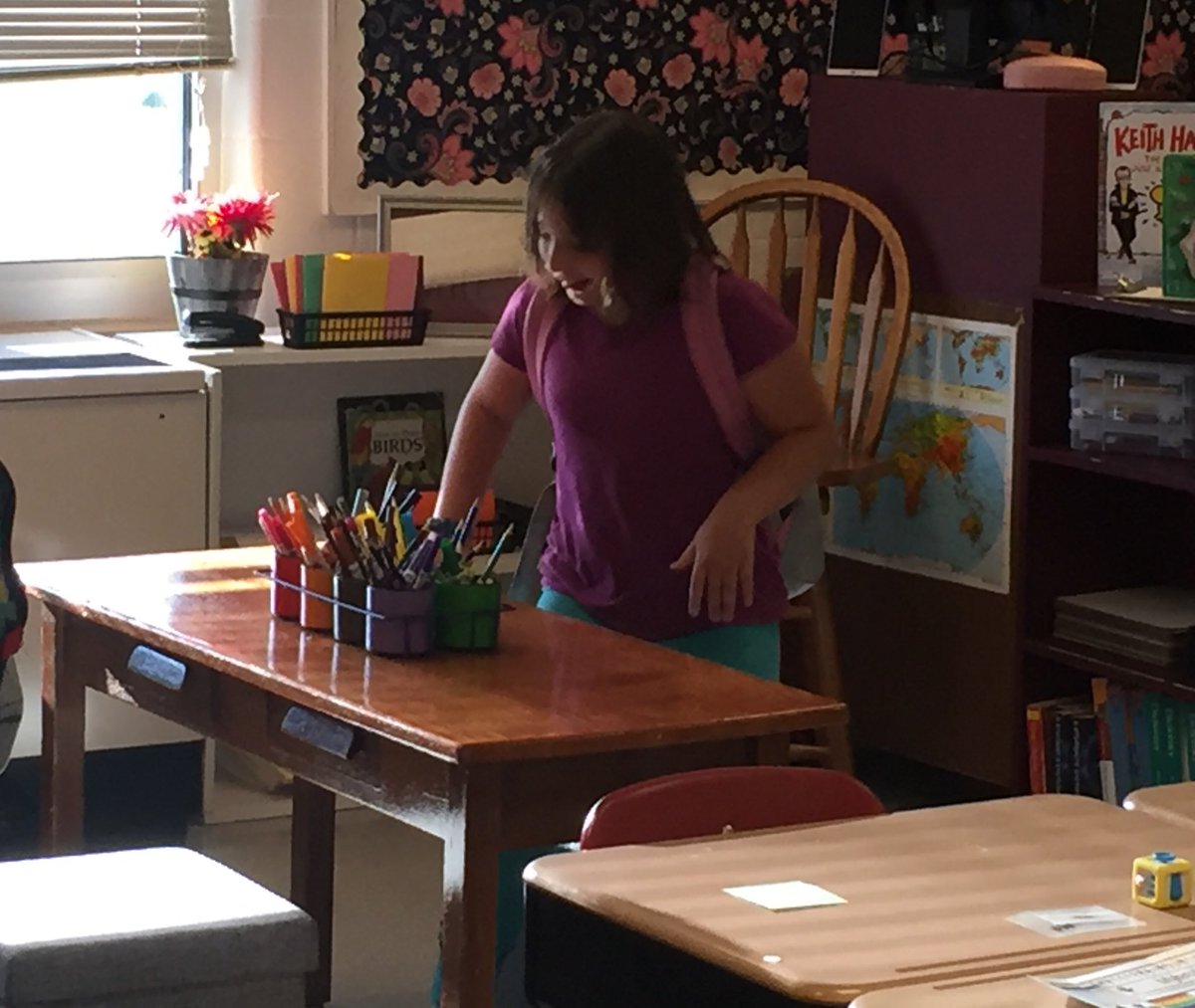 amorris425's tweet photo. @beespurse #ClassroomLearningLab Makeover Reveal!! Inspired by Essential Instructional Practices. Every child, every day. #LenaweeLiteracy https://t.co/vIic80xcvf