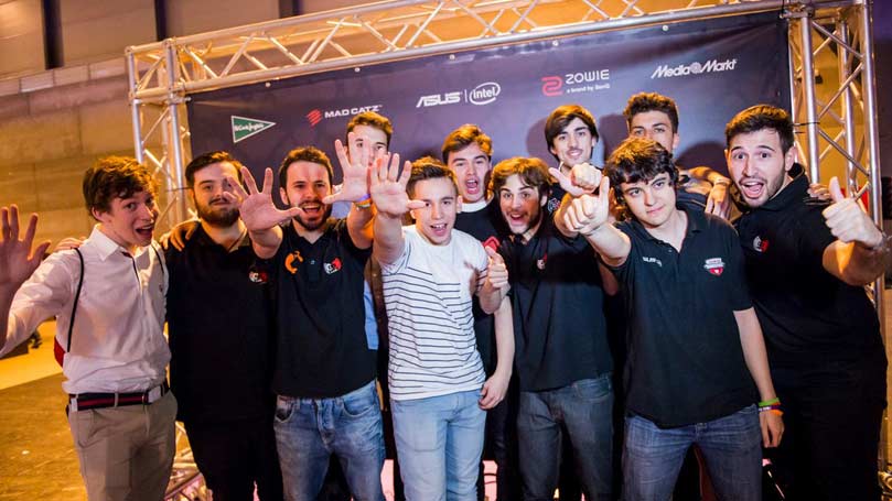 LVPes's tweet image. ¡Buscamos comentaristas para muchos juegos! League of Legends, Call of Duty, CS:GO y Clash Royale.

&amp;gt;&amp;gt;lvp.es/noticia/1551