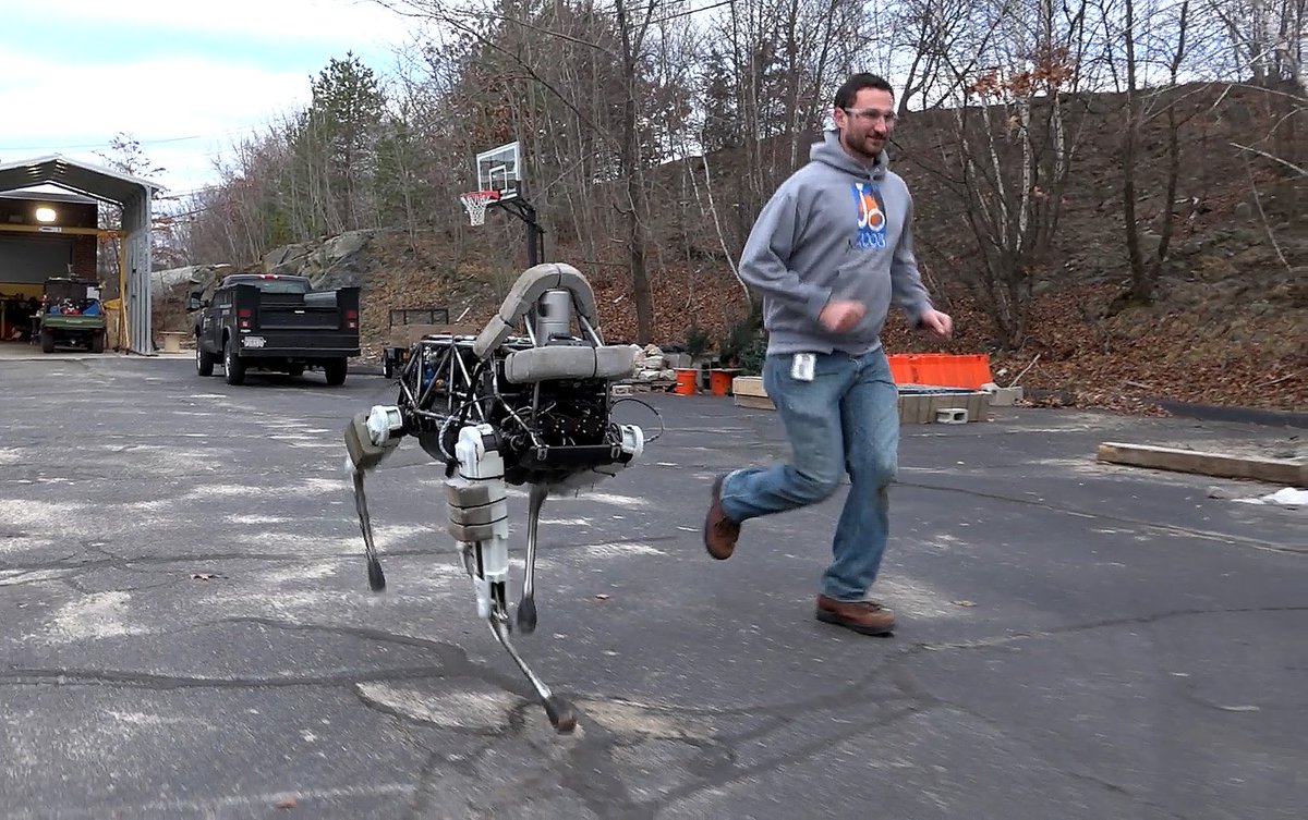 Cr8UAE's tweet photo. #DidYouKnow about the @BostonDynamics #robot?
Watch #Boston Dynamics' dog-like robot do party tricks here : https://t.co/QCYuz5aXPe https://t.co/Bo1QUXZ0KS