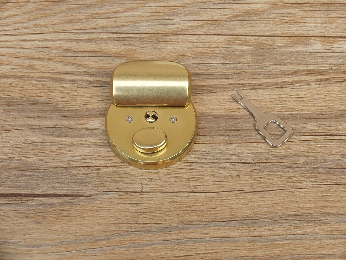 zzwzzw312's tweet image. #bagclasps Brass color finish bag clasps for leather craft.