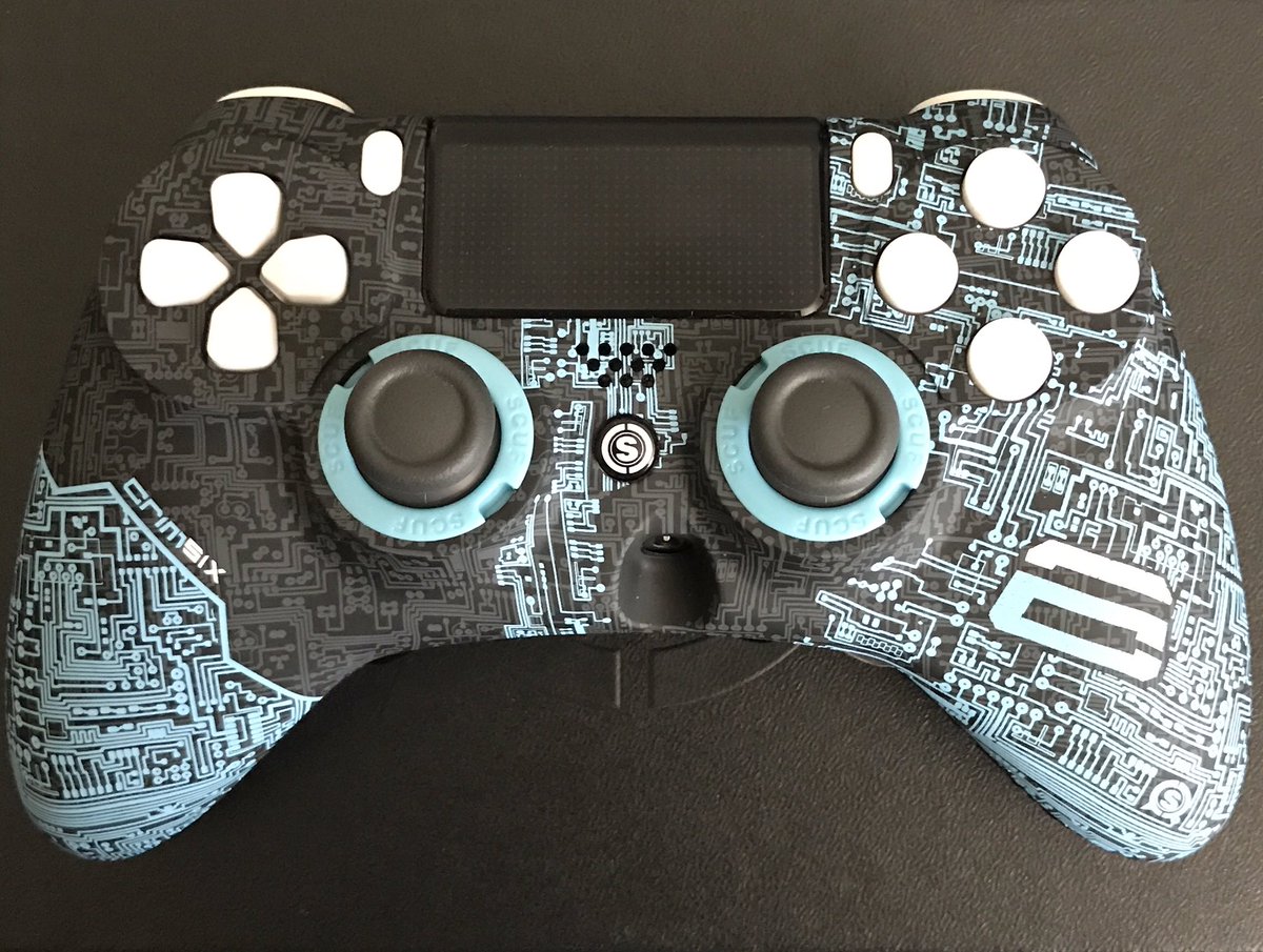 FuRyTV's tweet photo. It has arrived 😍😍 Thanks for the code @OpTic_Crimsix and @ScufGaming for the controller! Best looking SCUF out right now imo https://t.co/d1zVRAoWST
