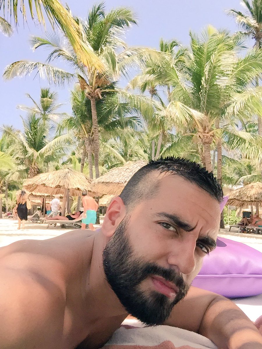 vicen86's tweet photo. Feliz Día de San Isidro desde MadUUUPSS 🙊🙄😌✌🏾😝☀️🌴
#zerfi #ElFondoNoEsLaCamisaDeManel #NiUnChromaTampoco #MoríosDeEnvidiaHijasDePuta #OsAmo https://t.co/wCnm2bLYKX
