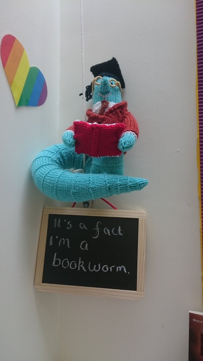 DitchingpriL's tweet photo. Bookworm is in the library, what will he say next?? #bookwormquotes https://t.co/FZD3Mz6lQo