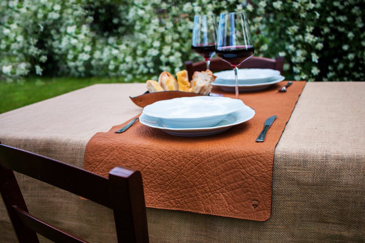 welovewosde's tweet photo. Genuine leather made in Tuscany for Table! Waterproof! #wosde #welovewosde #waterproof #madeintuscany #madeinitaly #handmade https://t.co/2xUwiYtjZs