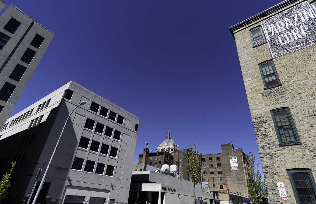 demjones's tweet photo. There's a beautiful blue sky above #HighFalls today. #roc #kodak #nofilter https://t.co/gRN0SCkXNf