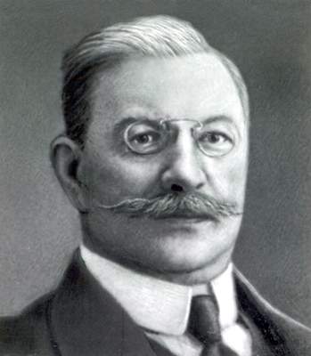 Majority of #Petrograd citizens  believe resignation of FM <a href="/Milyukov_1917/">Pavel Milyukov</a> could help resolve the govt crisis - poll #1917LIVE