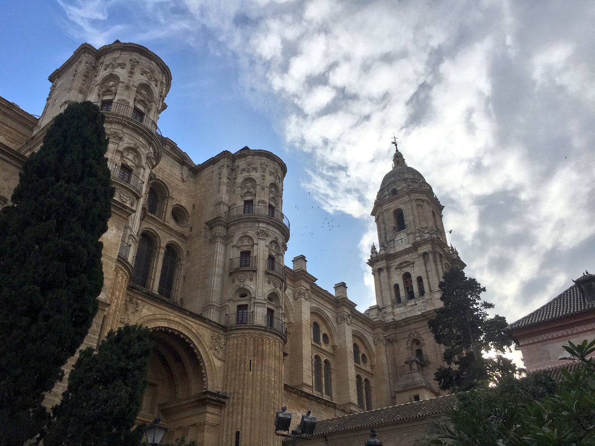 Desde calle Císter se ve esta bonita estampa de la Catedral
#Málaga