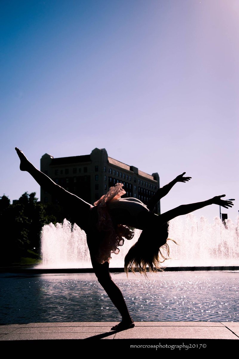 PeopleofCowtown's tweet photo. Could my parttime job get any better?  Seriously?  #wow #shesadancer #shegotmoves #kansascity #photography #visitkc #canthatethisjob #kcmo https://t.co/KUq7n9jjtx