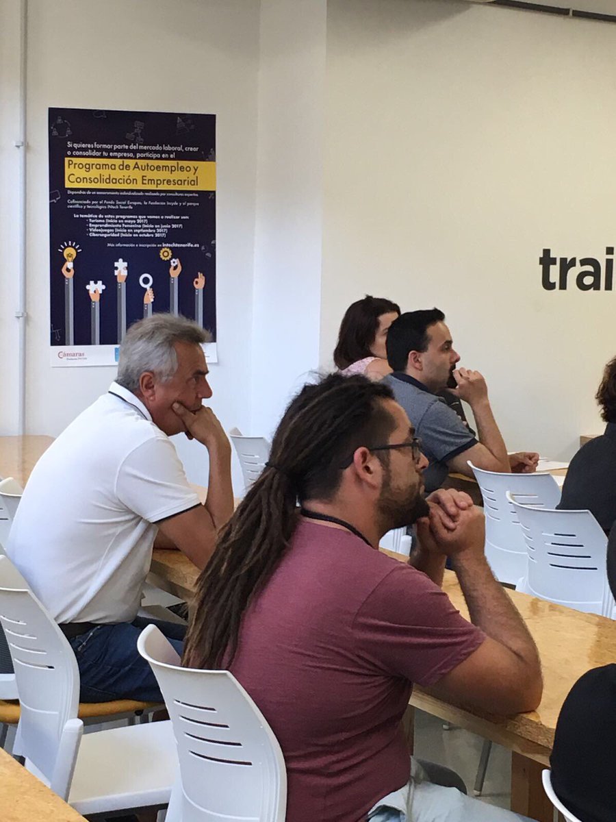 PCTTenerife's tweet photo. "Aprender a vender tu idea o quién lo haga por nosotros. Los emprendefores nacen y también se hacen" @gerardodp y @jotaypunto #ShaoLean https://t.co/Ode4PwKfvq