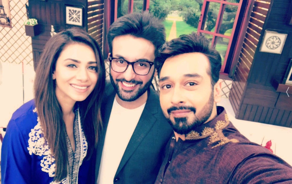 shenyfidai1's tweet photo. #Selfie with the Lovely Guests
#toobasiddique 💞#affanWaheed 💙
and My #SuperCool Hero 💝
@faysalquraishi 😎😍♥ https://t.co/NoTS7ORimd