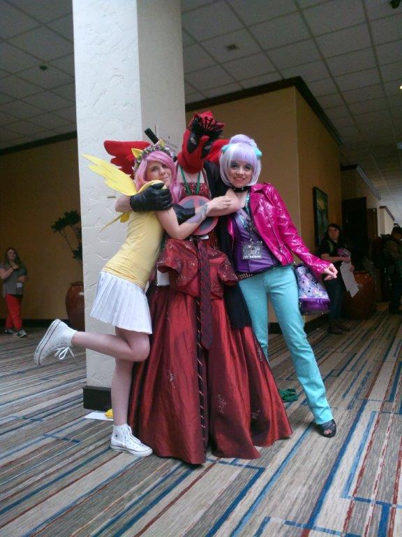 PrincessDedpool's tweet photo. Even in a dress I get all the ladies. Come at me, Wolvey. #EFNW2017 #EverfreeNW2017 #princessdeadpool
#cosplay https://t.co/uYRUvujzo4