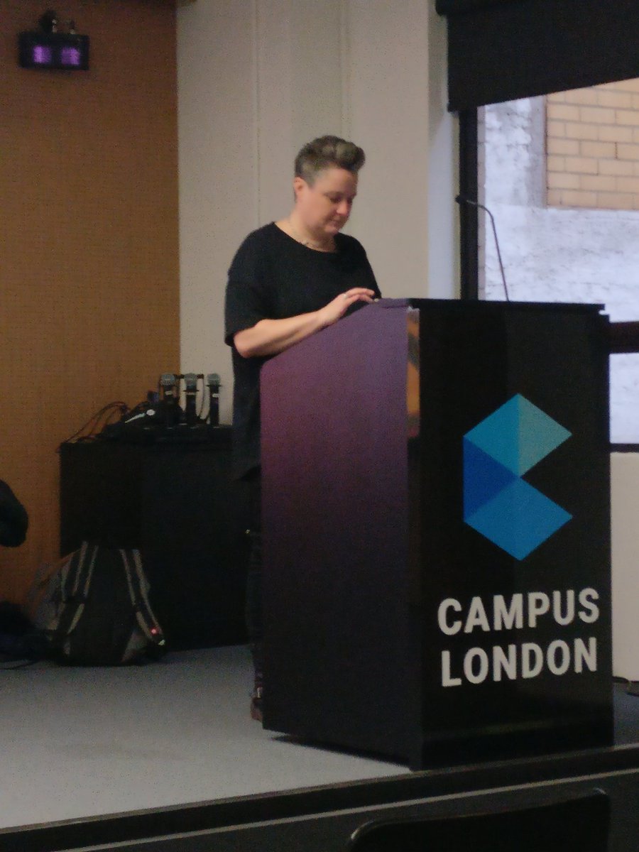 Very engaging host at #Gapgas <a href="/HipHacHus/">HHH</a> hosted <a href="/CampusLondon/">Campus LDN</a> #campuslondon - #Google #London #UK