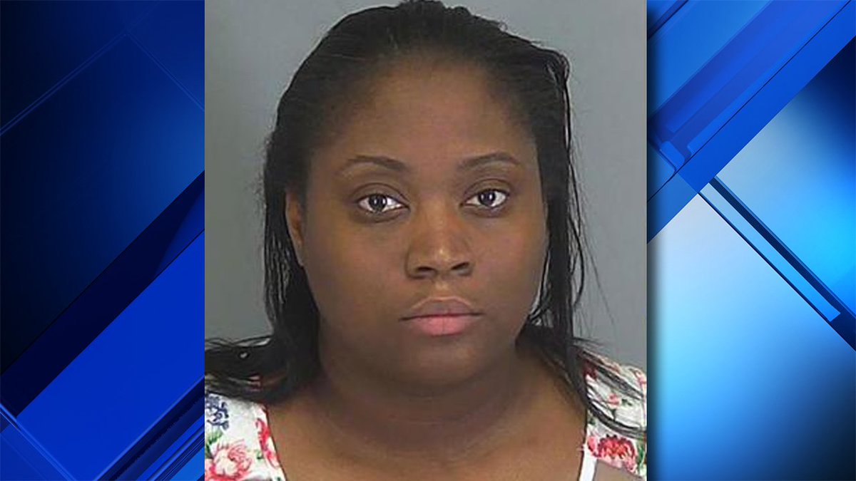 Mom hits son who didn't give her Mother's Day card bit.ly/2qoglBh https://t.co/Wd4pdIDdms