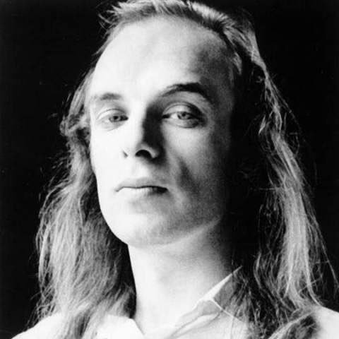 Brian Eno (69)
Mike Oldfield (64)

Happy Birthday to two of the greatest musical minds ever. 