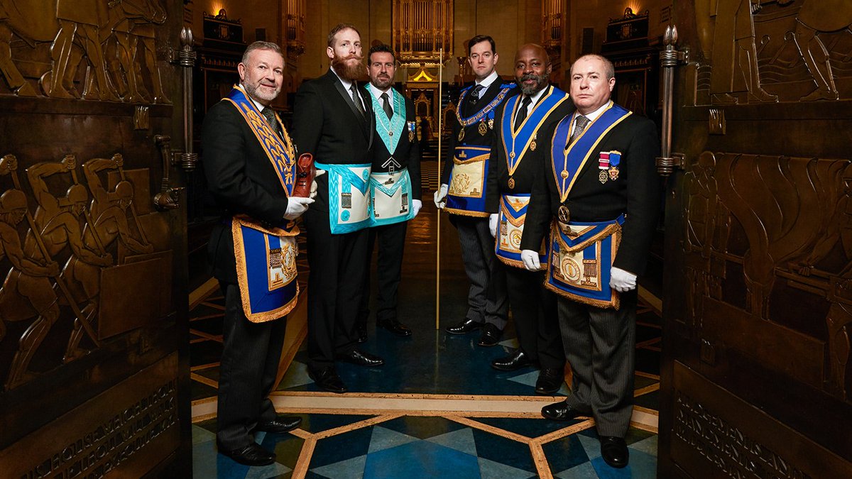 UGLE_GrandLodge's tweet photo. Don't miss the final episode of #InsideTheFreemasons tonight! Featuring ⚽ David Lallana, dad of @LFC &amp; @England star @officialAL20 📺 🎥 https://t.co/SRTfAjjaDK