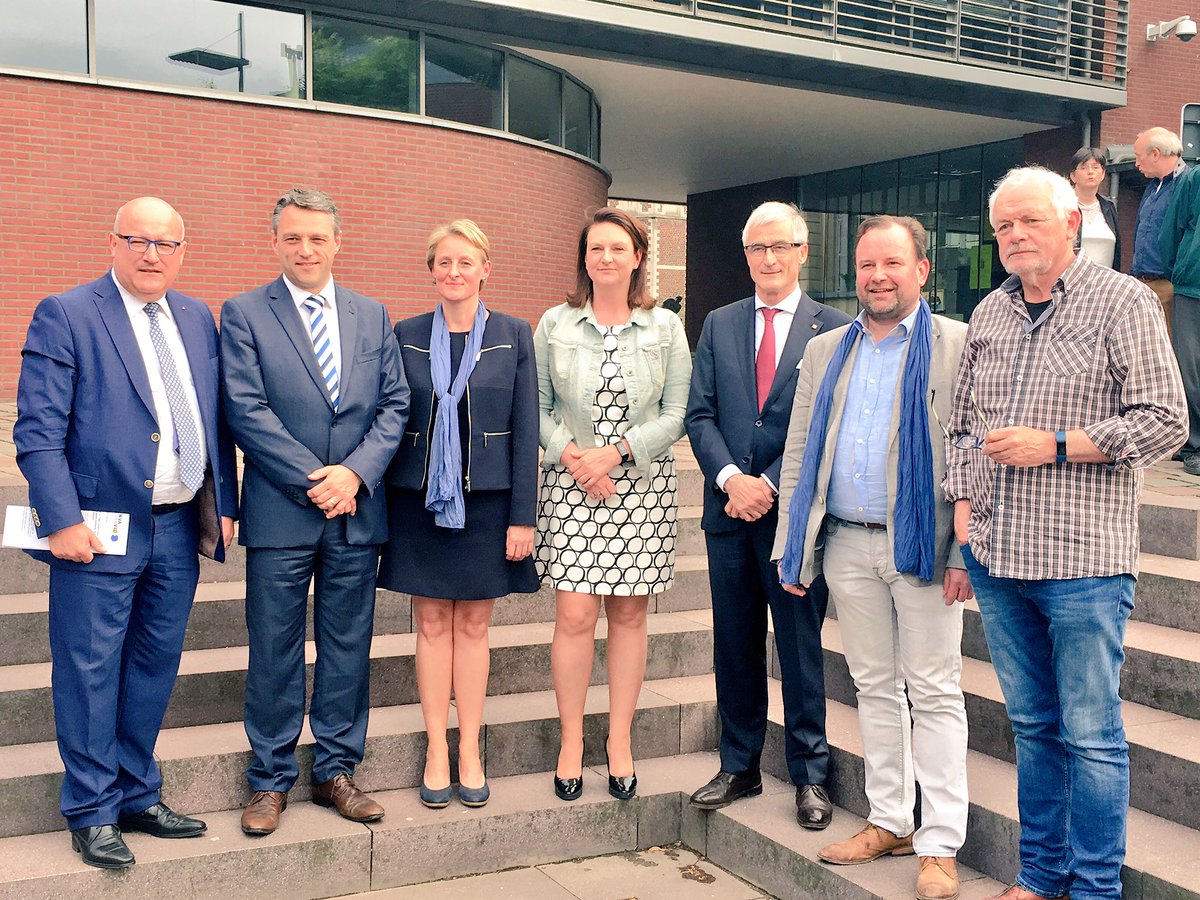GeertBourgeois's tweet photo. Kartel N-VA-Open VLD + met sterke ambities en dito programma naar de gemeenteraadsverkiezingen in @StadTielt https://t.co/FvBgsb1EXX