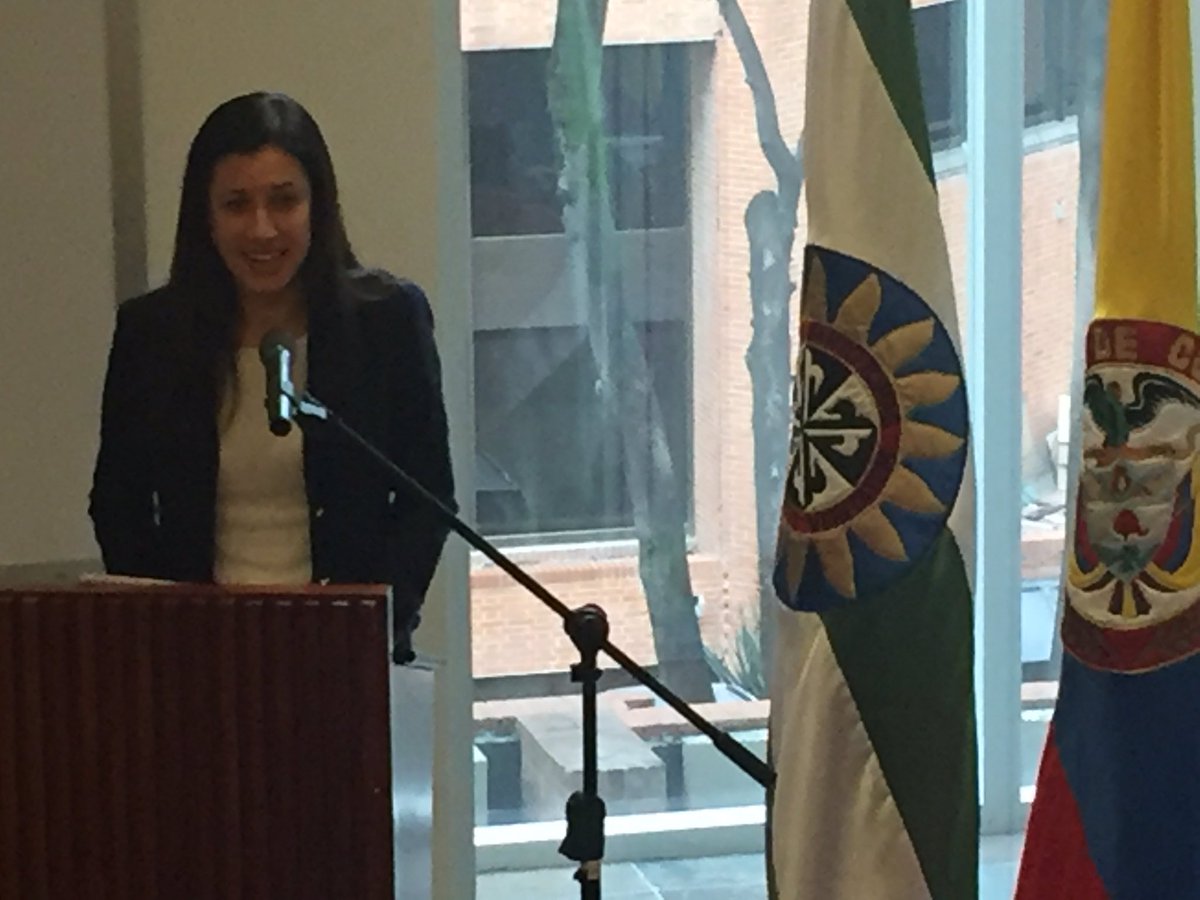 NicholeMJ's tweet photo. Impressive! @USEmbassyBogota actively promoting Colombia-US education collaboration. Thx Michelle  for mtg w @IIE_CIP Colombia delegation https://t.co/WbLqxZikzo
