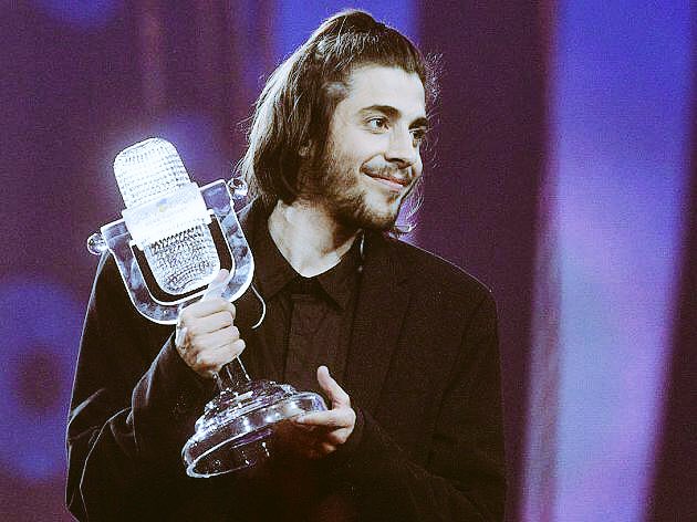 JoinUsonESC's tweet photo. #Portugal #SalvadorSobral #Eurovision #ESCWinner2017 #AmorPelosDois #Congratulations #WinnersPerformance #12Points https://t.co/6BFHoC0qHm https://t.co/zRURO6cVqj