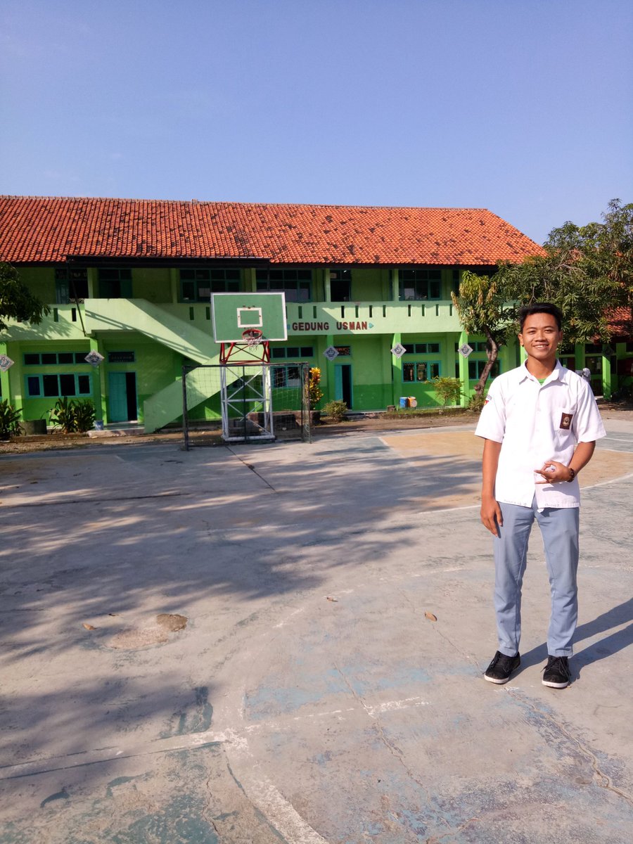 abdu_s12's tweet photo. Nyatanya diluar sana nilai dan peringkat jauh lebih dihargai dari pada kejujuran kita. Potret #pendidikandiIndonesia. 
#santrikagok https://t.co/4ib14NlMLW