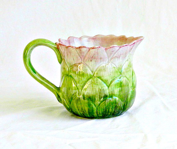 jhretrogroov's tweet photo. https://t.co/nNPYvaSBJU #vintage #homedecor #serving #fitzandFloyd #vegetablegarden #artichoke #servingpitcher #measuringcup #retrogroovie https://t.co/H6BRtKjf3y