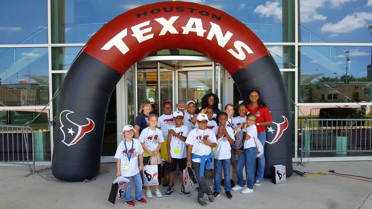 lcarrolltx's tweet photo. @Burchett_ES  FuelUpToPlay60 team had a #dairyamazing time at NRG Stadium on our VIP #Texans experience. Thanks Dairy Max! #IAmSpring https://t.co/iQdAilH1MB