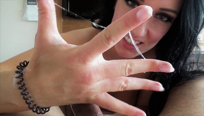 JIZZ HANDS! #MessyMonday  Reply with your own caption for the pic - best one wins the full Jasmine vid<a href="/tag/messymonday"class="tags">#MessyMonday</a>