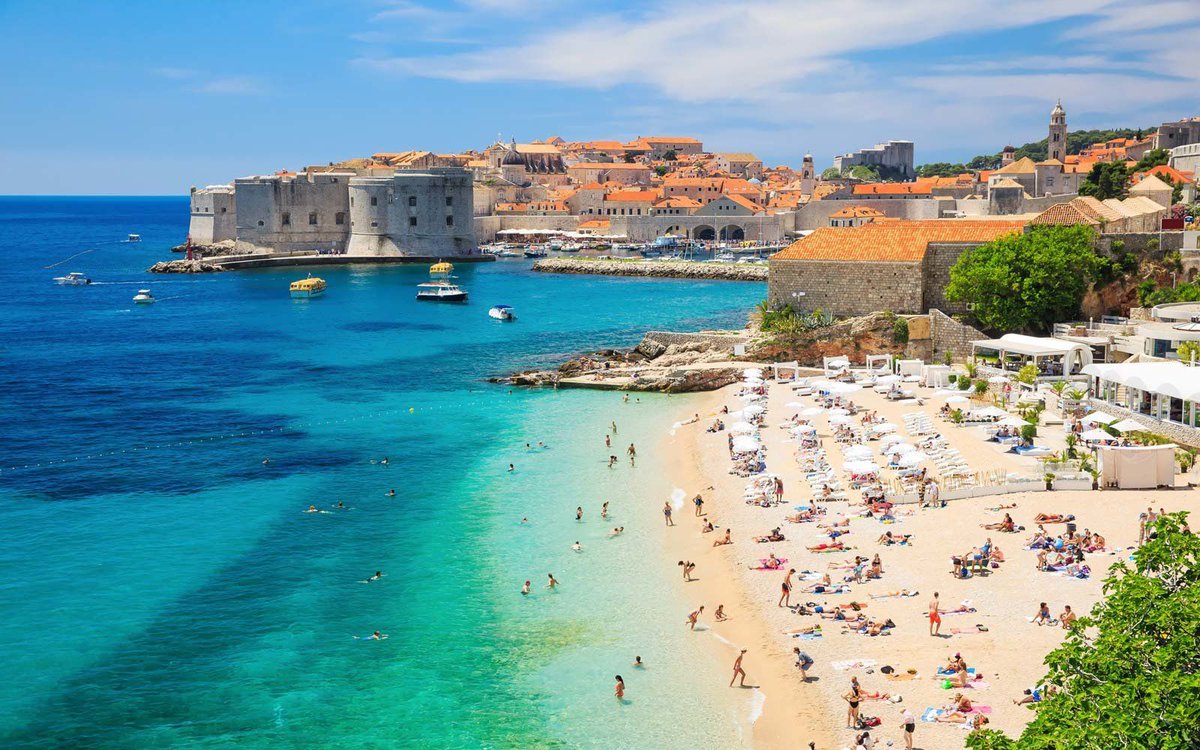 Travitinerary's tweet photo. 16 of the best #BeachCities in #Europe Via @TravelLeisure https://t.co/qfaQ4iqoUC #TravelEurope #Beaches https://t.co/PXVpqAIOkR