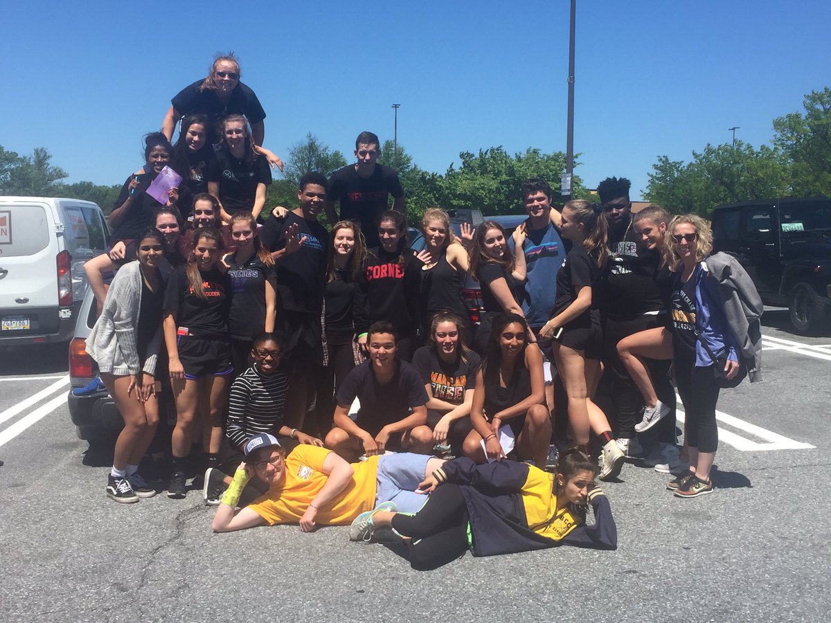 MsSBMahoney's tweet photo. Leadership Field Trip: Boss 🐝 &amp; her crew!!! https://t.co/SvA30Po0KS