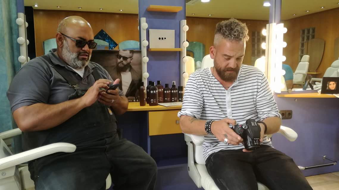 AranaAlearan's tweet photo. Trabajando... #officialbarberproducts# #obp# https://t.co/lKIcvxtkyB