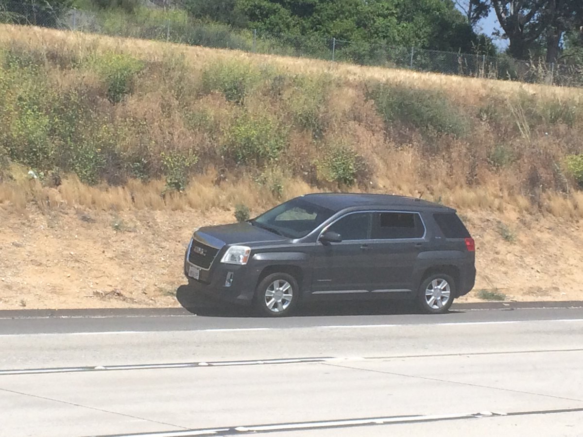 BrookeBeareNews's tweet image. Did you see this car on Wednesday? #AudreyMoran &amp;amp; #JonathanReynoso's family still trying to find how it got there. Call 760-391-4051 w/ info