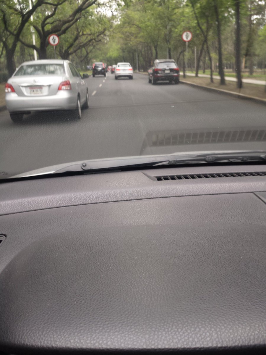 aalleekkee's tweet photo. @MHcesac desde diciembre 2016 asfaltaron parte de Reforma Lomas. 5 meses después y no han pintado los carriles ¿hasta cuando? https://t.co/gJaQvYkA7U