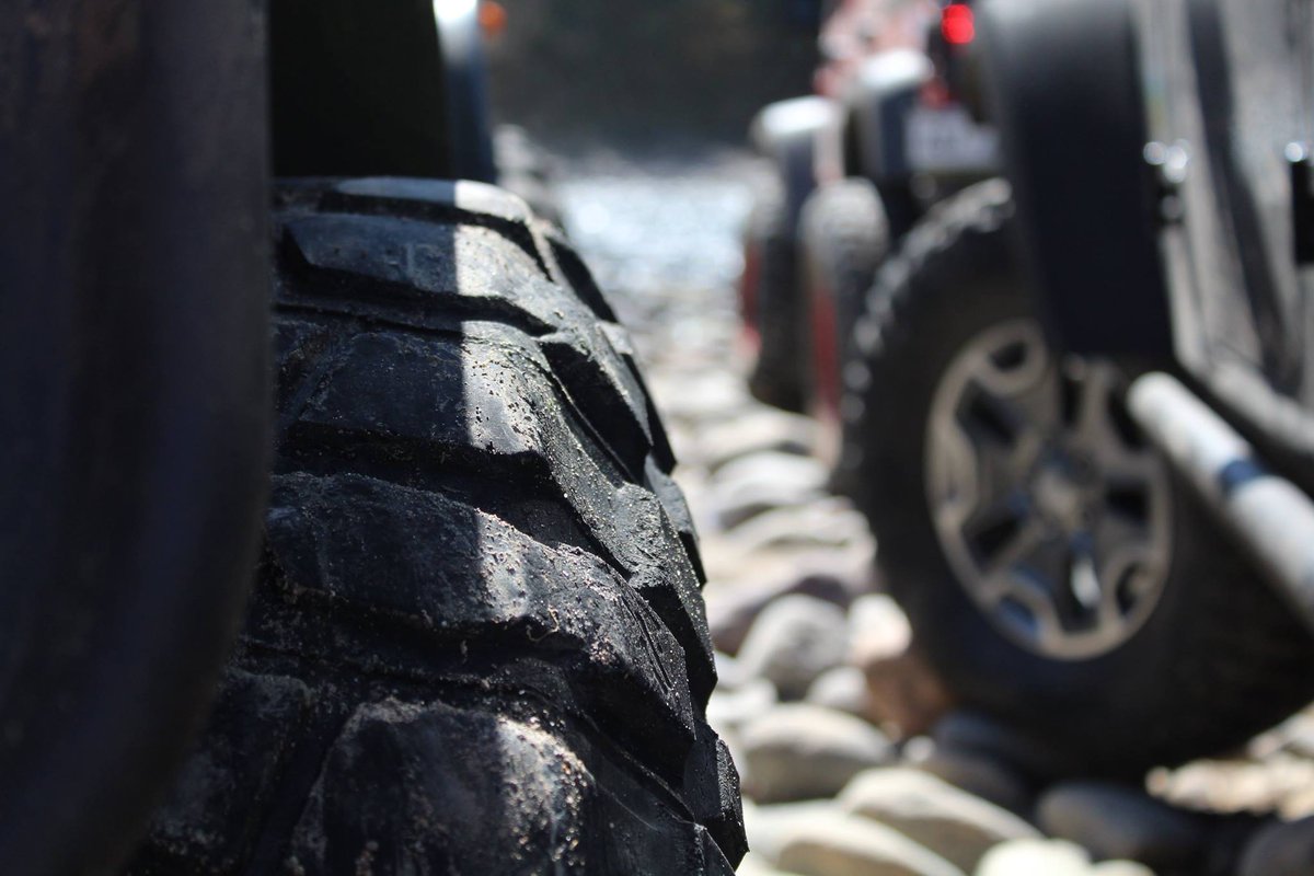 JeepMx's tweet photo. Las marcas de tus llantas cuentan la historia a bordo de tu Jeep. #ADNJeep 📷 @Boscos https://t.co/cem9tzlUXb