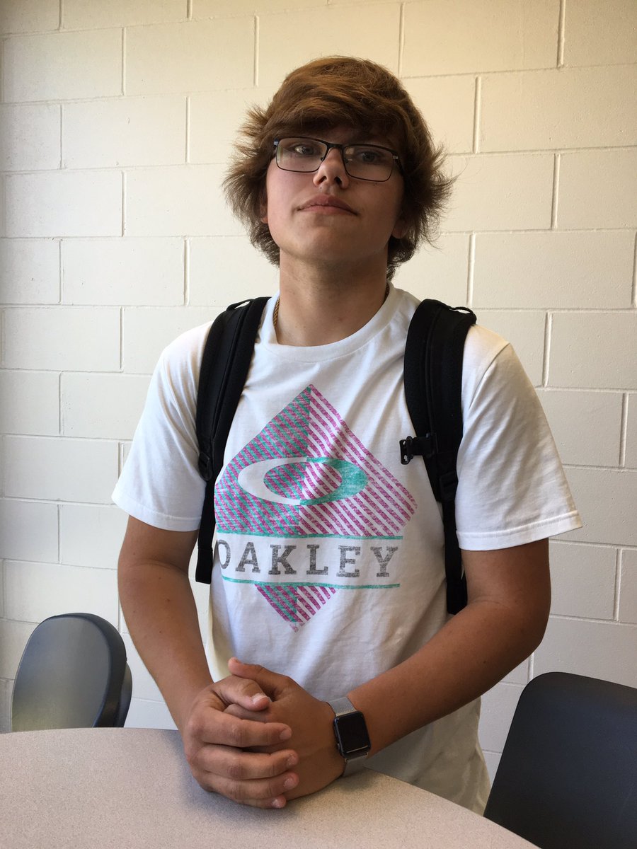 harris_tyler23's tweet photo. "500 retweets and I'll shave my head" https://t.co/JMMnoscX8o