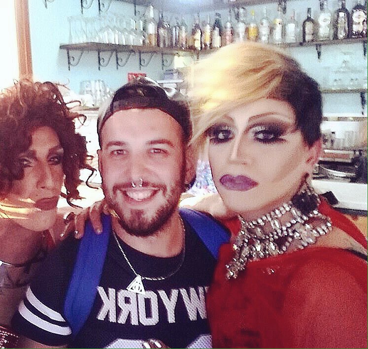 shinogekai_'s tweet photo. Di nuovo insieme ❤️

#delya #coco #ficodindia #amiche #top https://t.co/6fk66cehOr