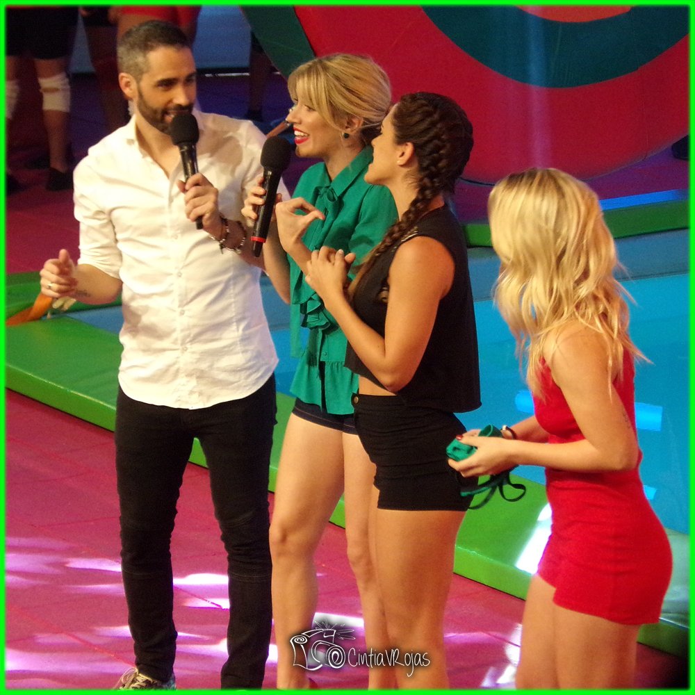 CintiaVRojas's tweet photo. #CombateSabado13 sale @melanieg2017 entra @BrendaG_OK https://t.co/r2RFkjFHhW
