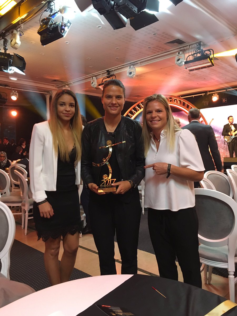 ELS_9_FRANCE's tweet photo. Bravo Dzenifer !! 🔴🔵 #TeamOL @ol @tropheesunfp @delphsix https://t.co/qEUzxKVSuO