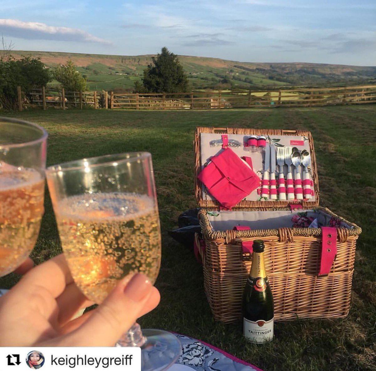 Cropton Cottage tweet media