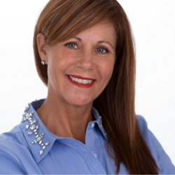 HeraHub's tweet photo. Felena interviews Coach and Author @LisaJenkins920 about her tough but necessary business advice for women. https://t.co/FDpXssJjVM https://t.co/rUuemZQfba