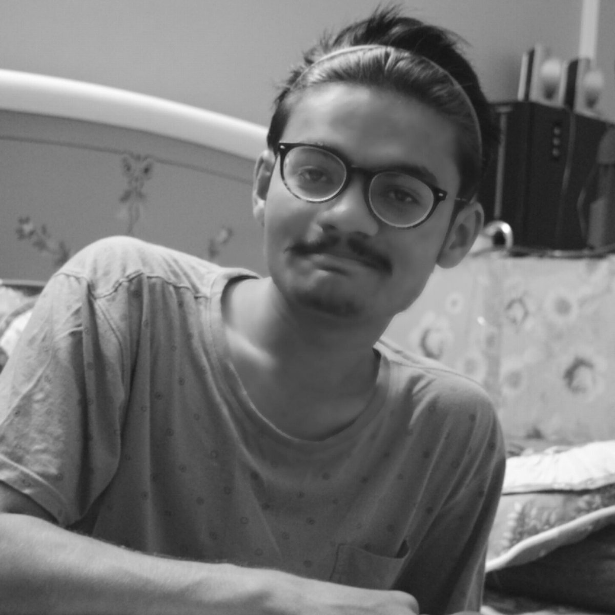 fp_Devils's tweet image. Ammi : beta aj bhendi bnai he 😰😦