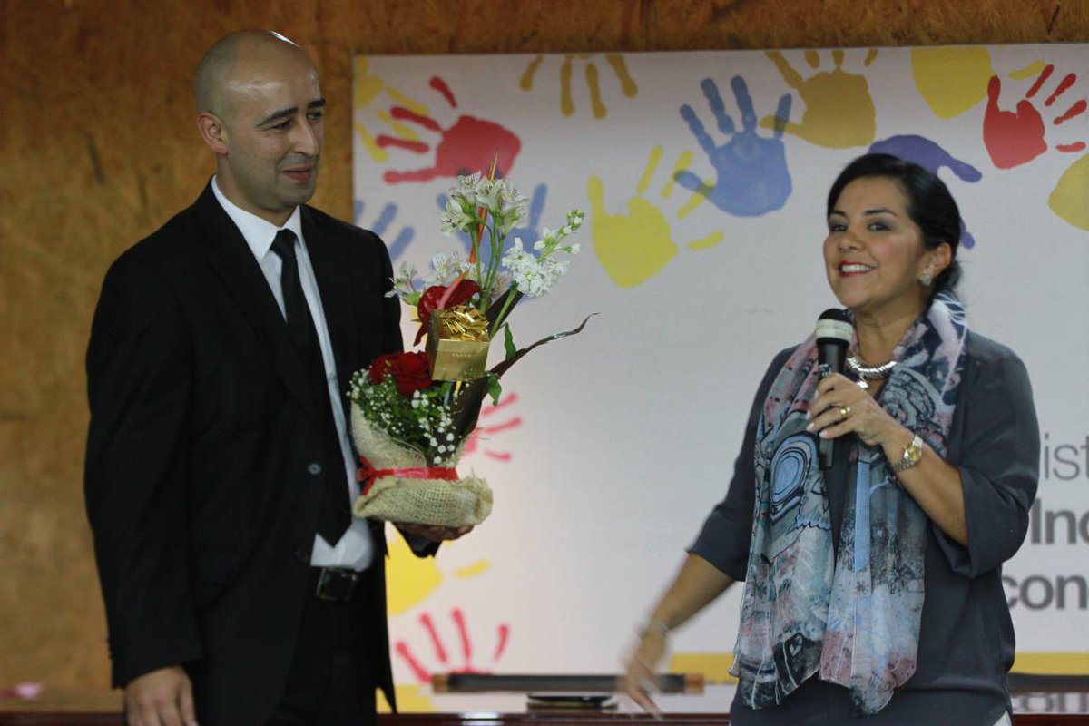 LidiceLarrea's tweet photo. En el MIES construimos hogares, reconstruimos familias y sociedad. Compartiendo lindos momentos con funcionarias/os en Quito. ❤️ https://t.co/heQO44RCDV