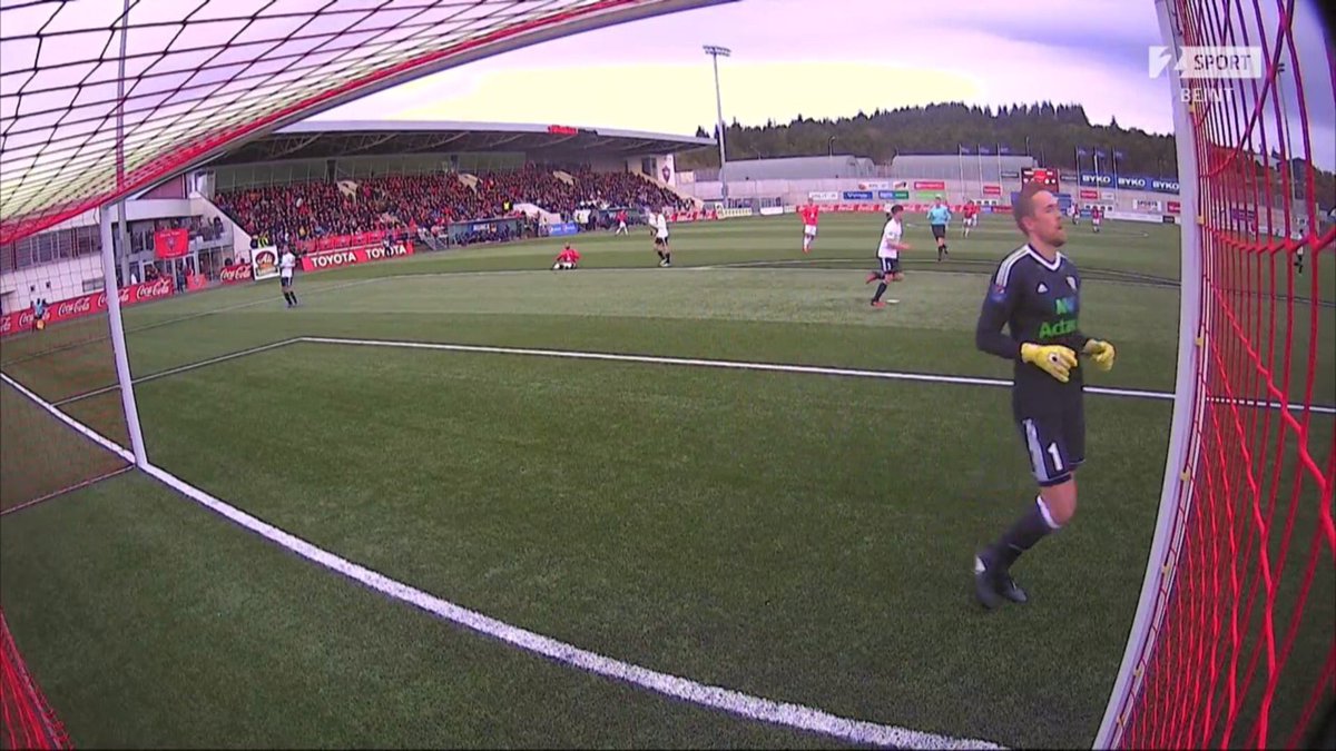 Geggjað sjónarhorn. Lyftir upp knattspyrnuni á landinu. Klapp til Stöð 2 Sport! #fotboltinet #pepsi365